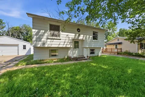 1119 94TH Avenue W Rock Island IL 61201