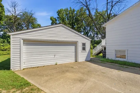 1119 94TH Avenue W Rock Island IL 61201