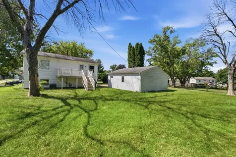 1119 94TH Avenue W Rock Island IL 61201