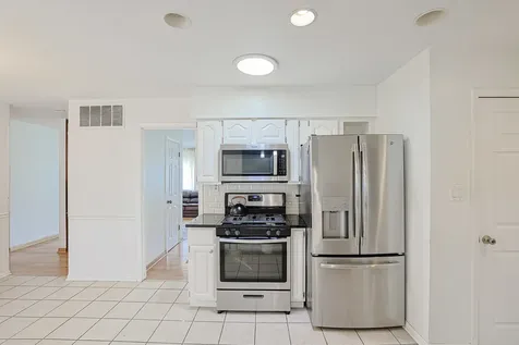 521 Edgewood Lane Elk Grove Village IL 60007