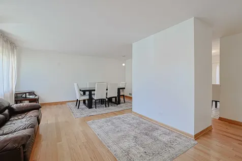 521 Edgewood Lane Elk Grove Village IL 60007