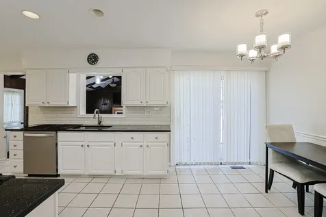 521 Edgewood Lane Elk Grove Village IL 60007