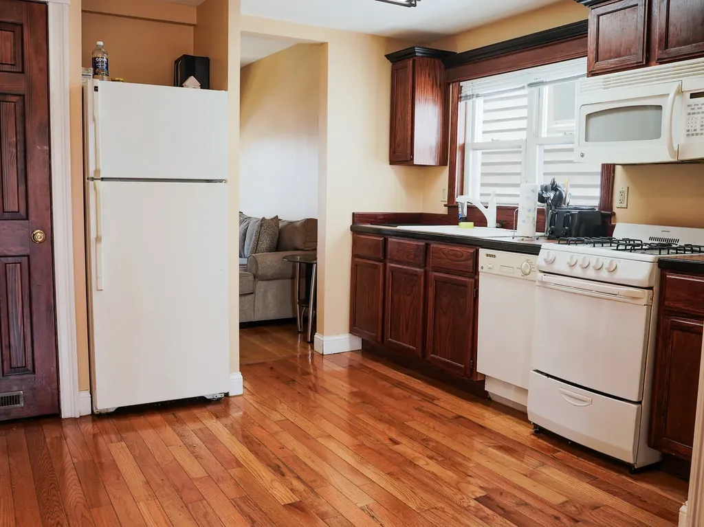 637 West 46th Place Chicago IL 60609