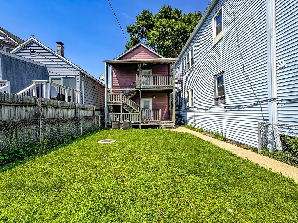 637 West 46th Place Chicago IL 60609