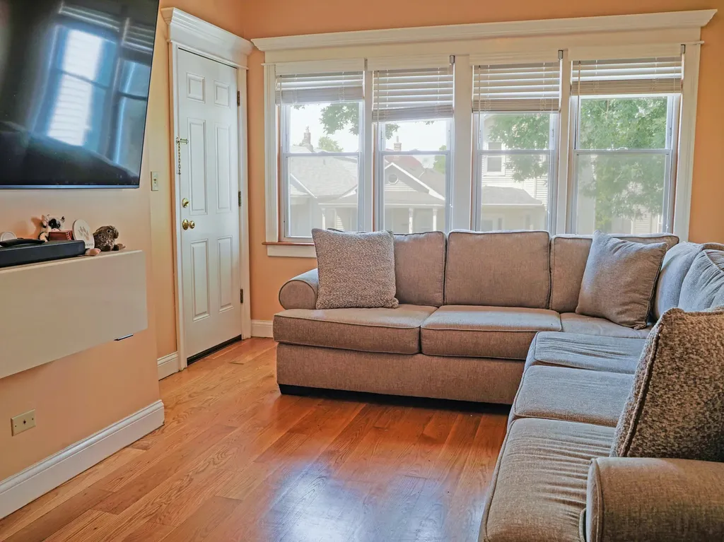 637 West 46th Place Chicago IL 60609