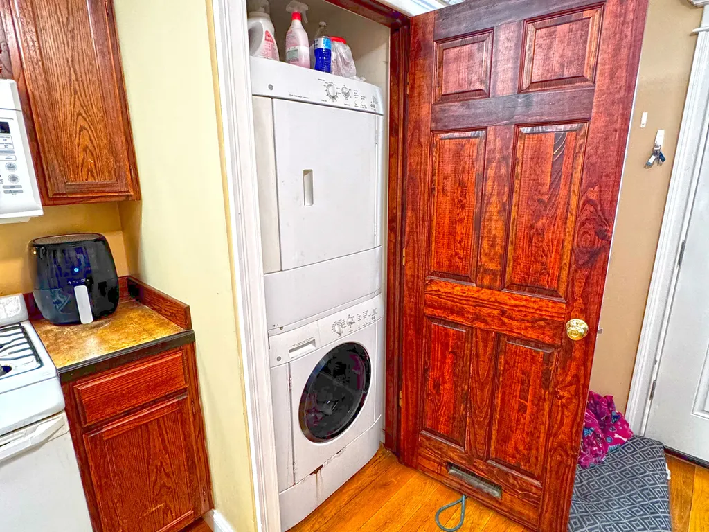 637 West 46th Place Chicago IL 60609