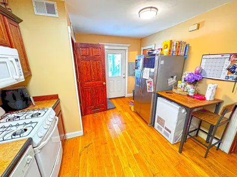 637 West 46th Place Chicago IL 60609