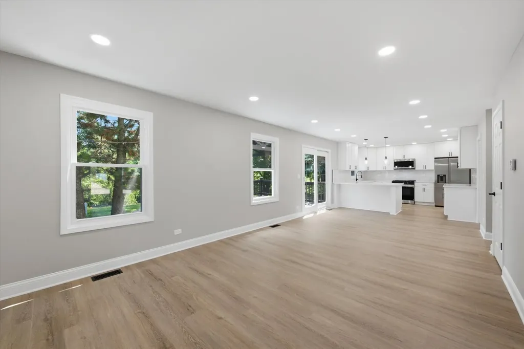 308 Homewood Drive Bolingbrook IL 60440