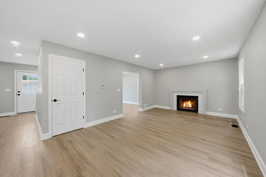 308 Homewood Drive Bolingbrook IL 60440