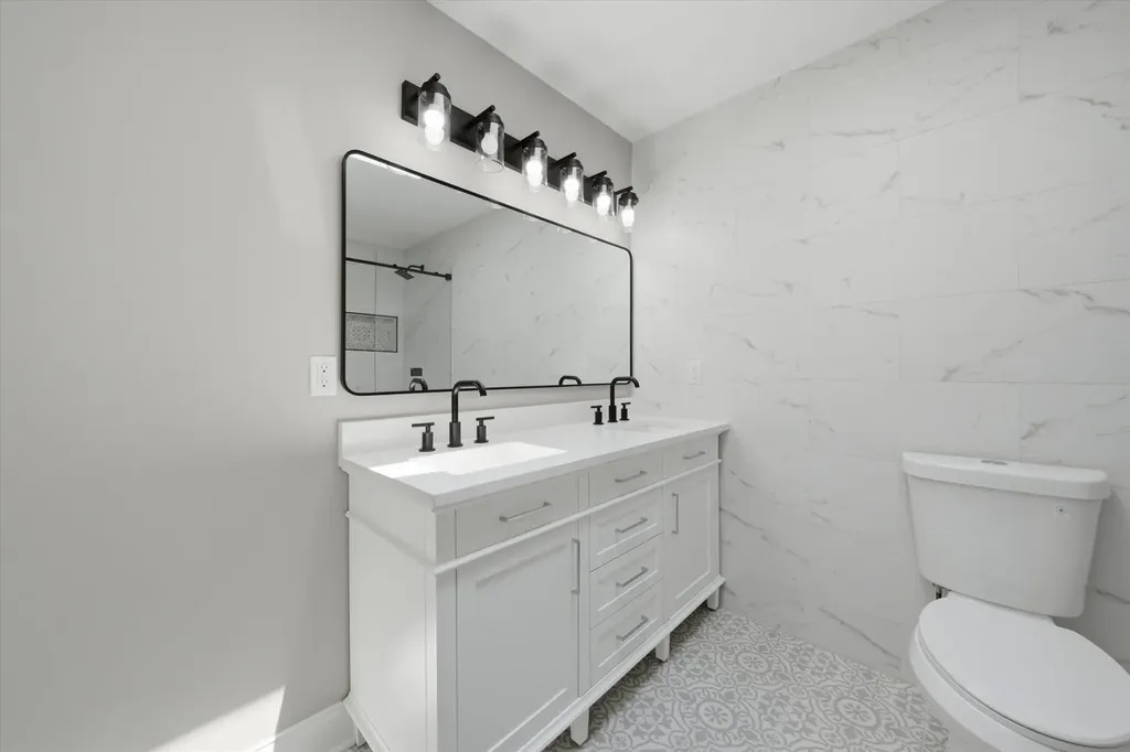 308 Homewood Drive Bolingbrook IL 60440