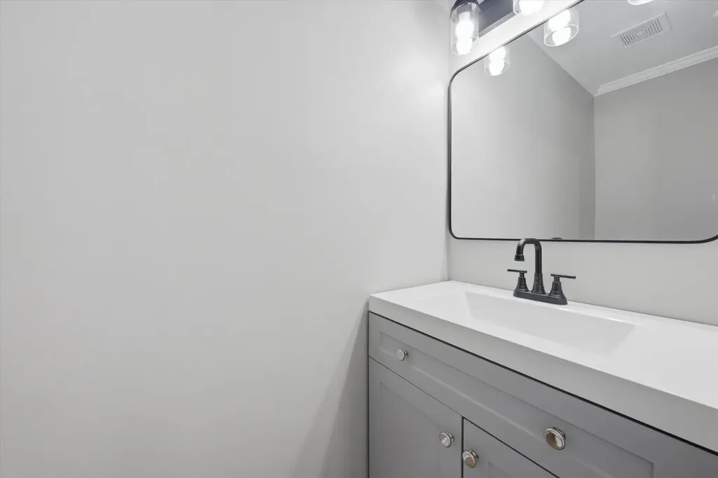 308 Homewood Drive Bolingbrook IL 60440