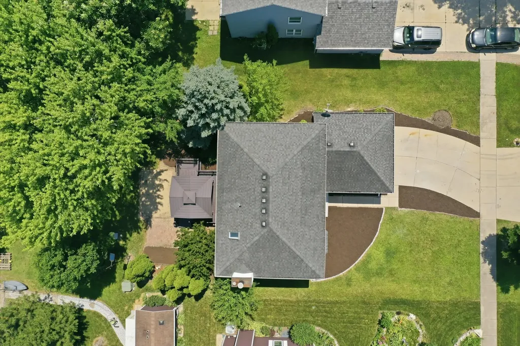 308 Homewood Drive Bolingbrook IL 60440