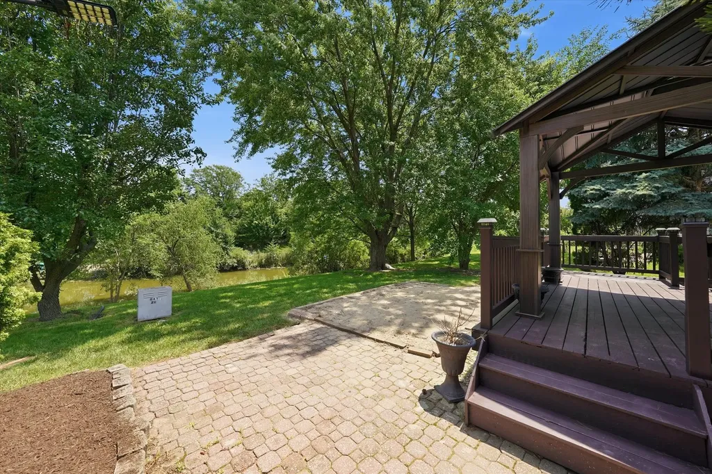 308 Homewood Drive Bolingbrook IL 60440