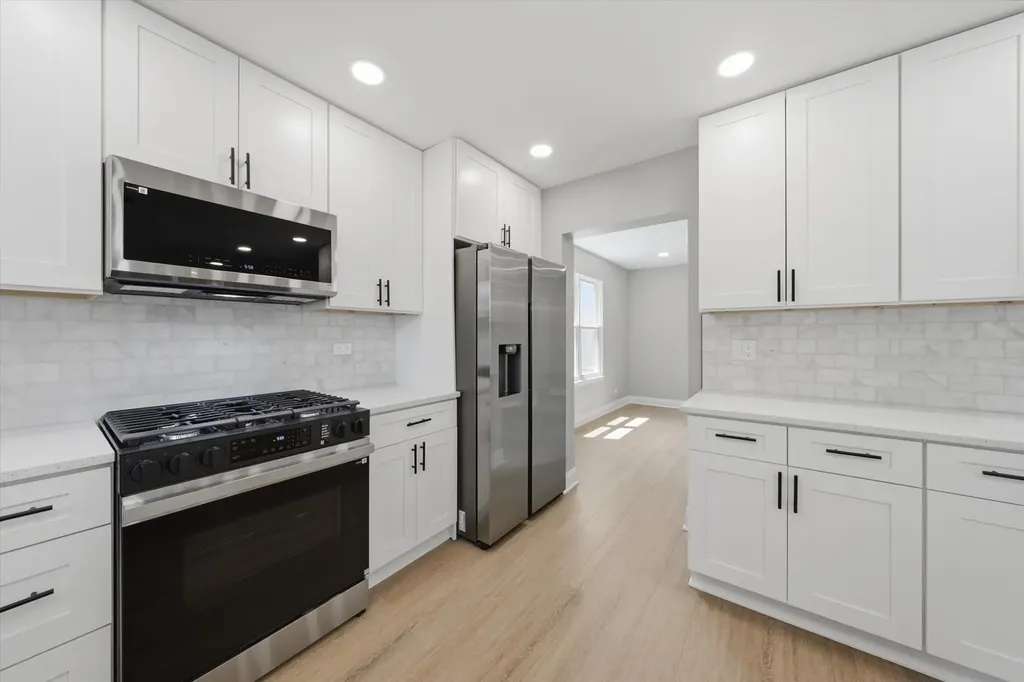 308 Homewood Drive Bolingbrook IL 60440