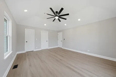 308 Homewood Drive Bolingbrook IL 60440