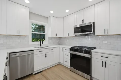308 Homewood Drive Bolingbrook IL 60440