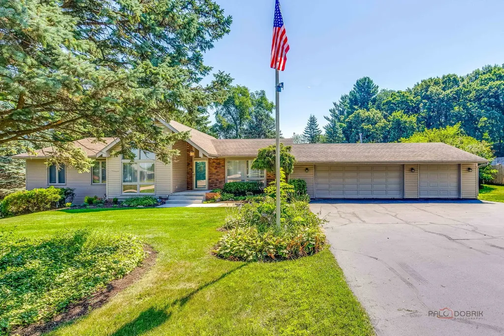 11335 Bayberry Drive Roscoe IL 61073