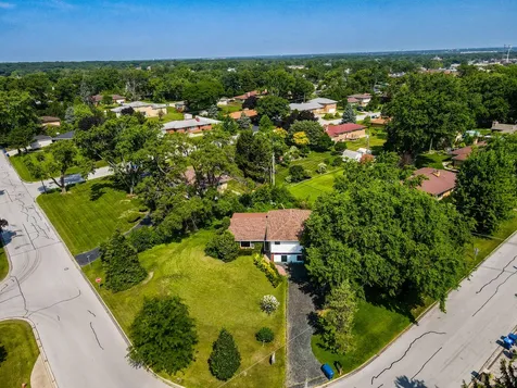 9240 South 86th Court Hickory Hills IL 60457