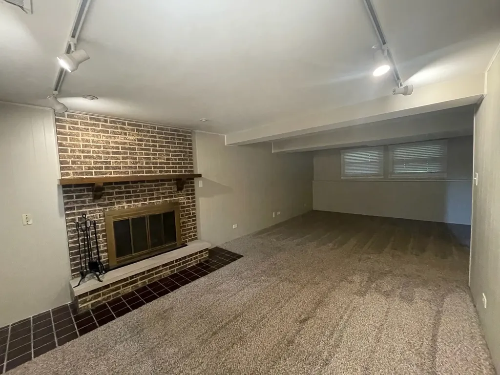 337 Merlin Court Bolingbrook IL 60440