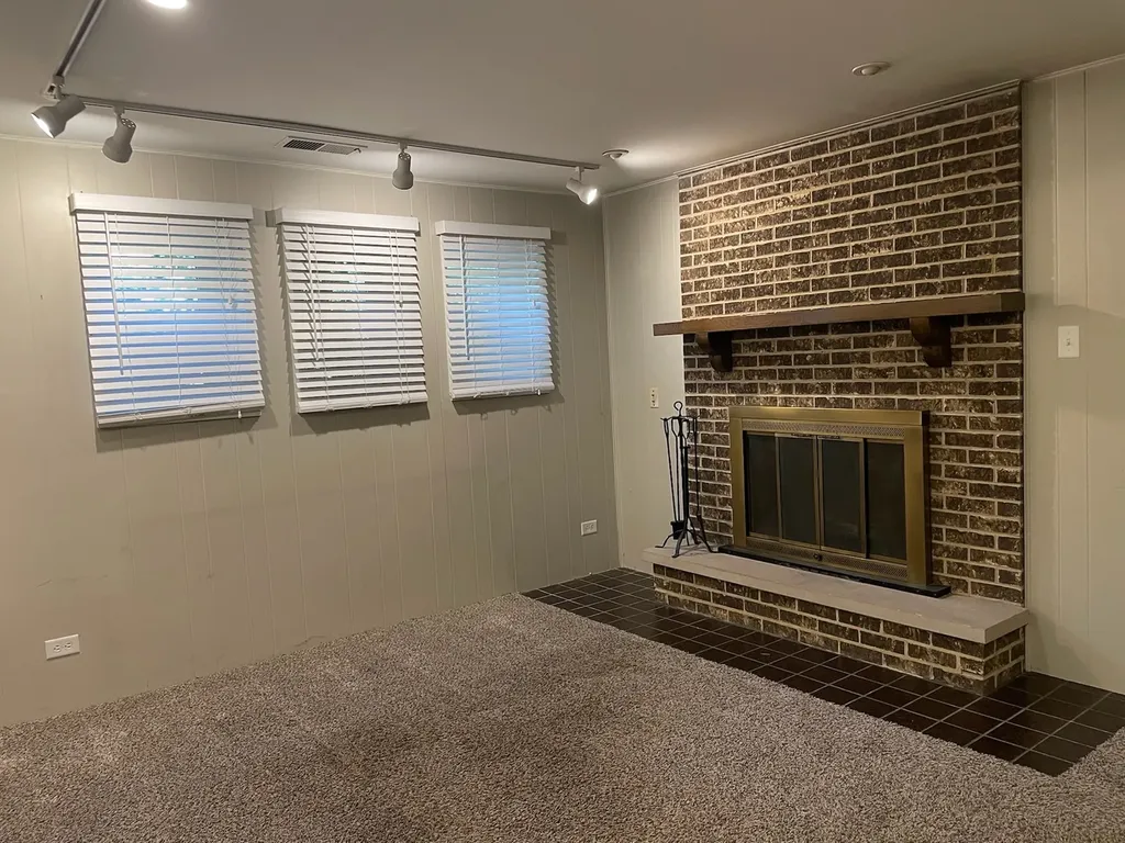 337 Merlin Court Bolingbrook IL 60440