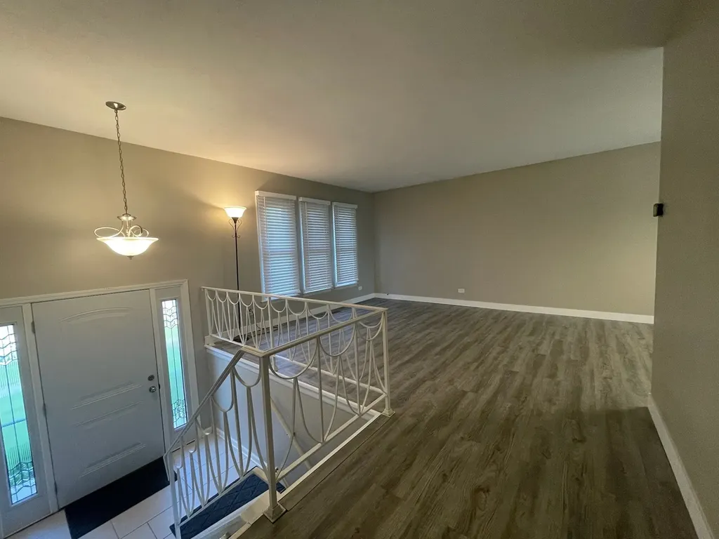 337 Merlin Court Bolingbrook IL 60440