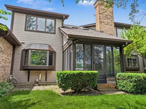 1697 Pebble Beach Drive Hoffman Estates IL 60169