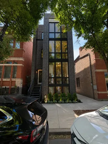 1073 West Polk Street Chicago IL 60607