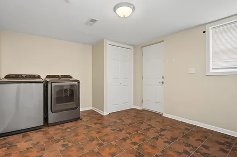 2826 186TH Street Lansing IL 60438