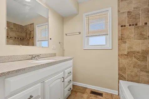 2826 186TH Street Lansing IL 60438