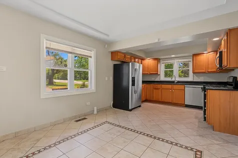 2826 186TH Street Lansing IL 60438
