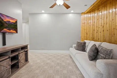 39542 Orchard Bluff Lane Wadsworth IL 60083