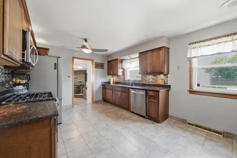 6743 106TH Place Chicago Ridge IL 60415