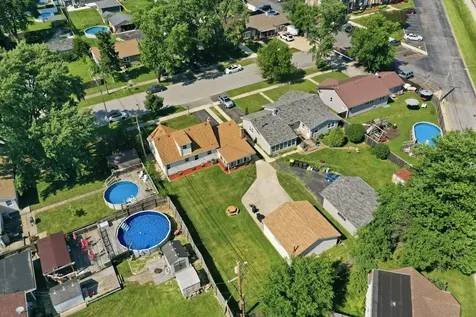 6743 106TH Place Chicago Ridge IL 60415