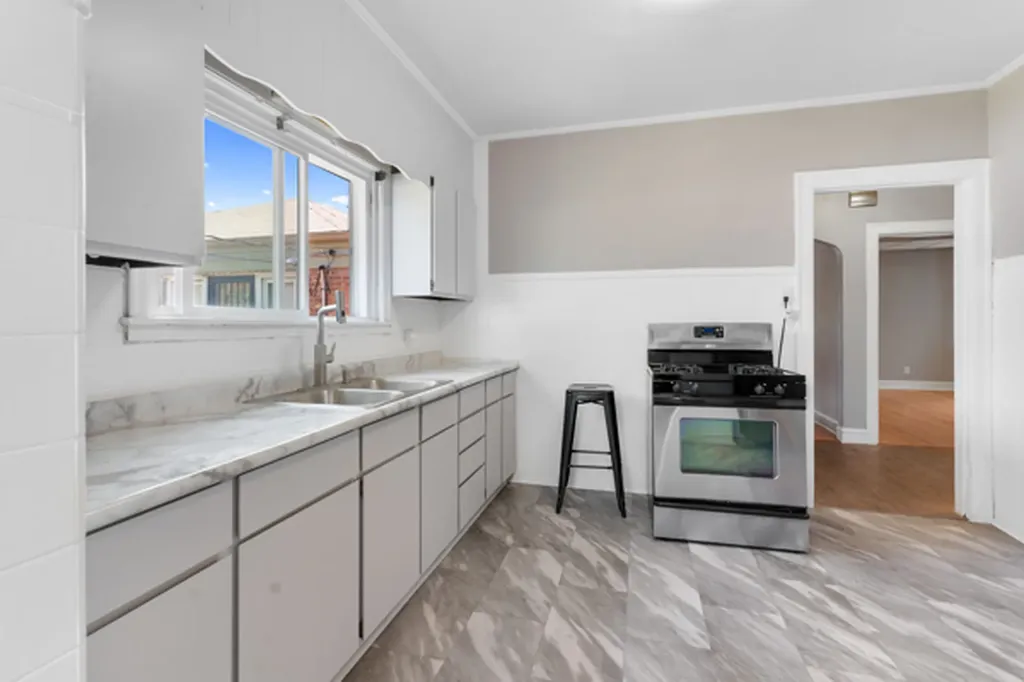 1534 East 86th Place Chicago IL 60619