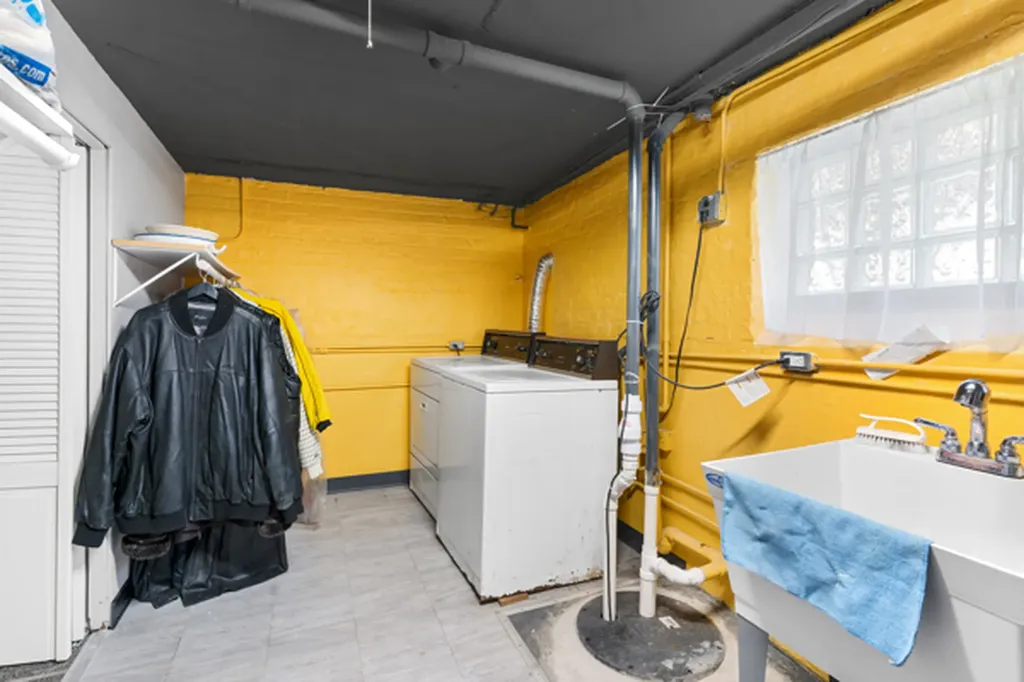 1534 East 86th Place Chicago IL 60619
