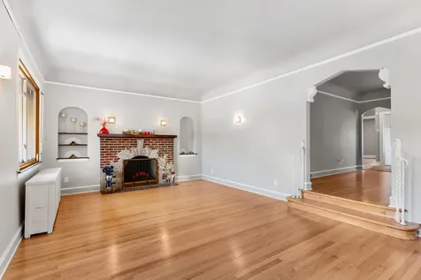 1534 East 86th Place Chicago IL 60619