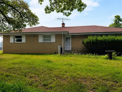 11305 Ballard Road Woodstock IL 60098