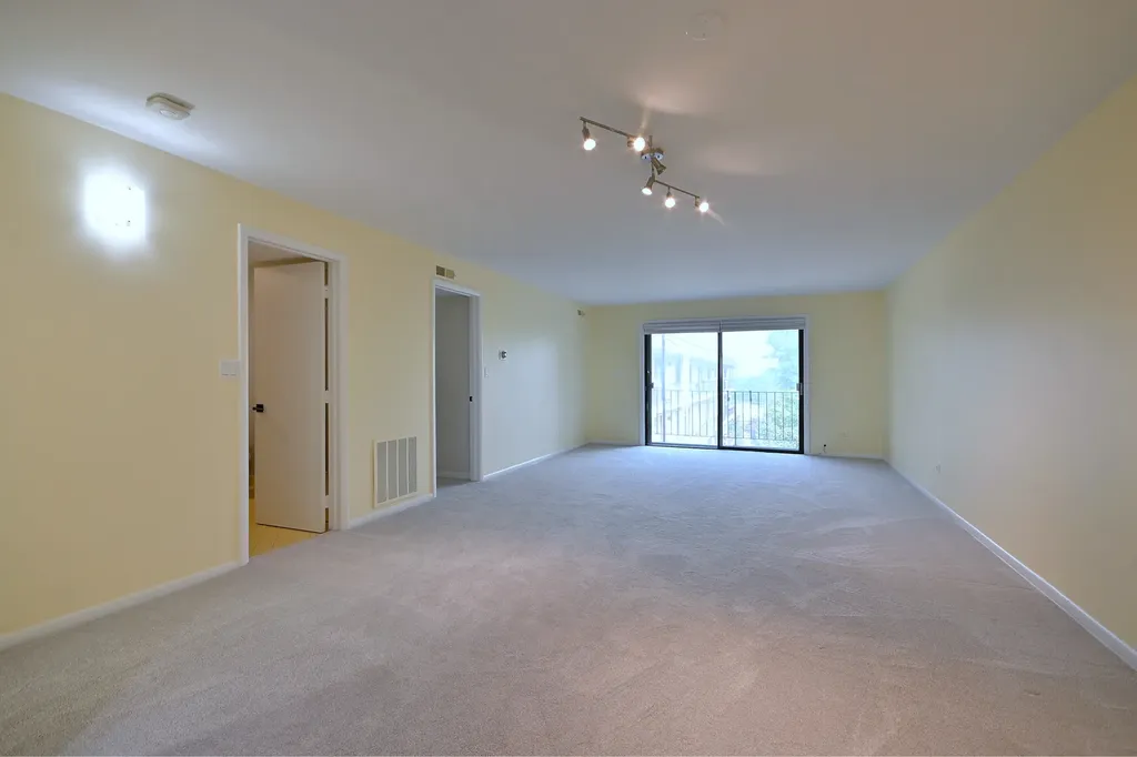 6221 North Niagara Avenue Chicago IL 60631