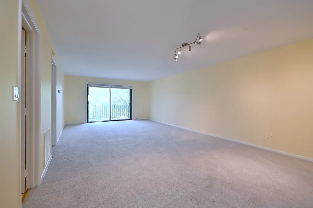6221 North Niagara Avenue Chicago IL 60631