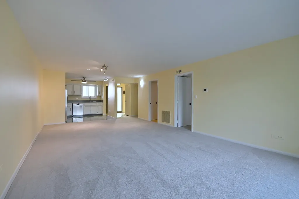 6221 North Niagara Avenue Chicago IL 60631