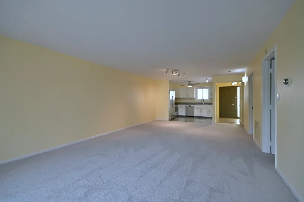6221 North Niagara Avenue Chicago IL 60631