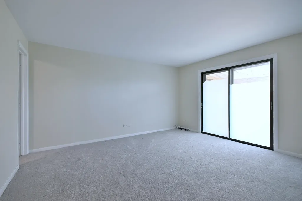 6221 North Niagara Avenue Chicago IL 60631
