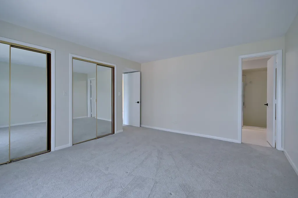 6221 North Niagara Avenue Chicago IL 60631
