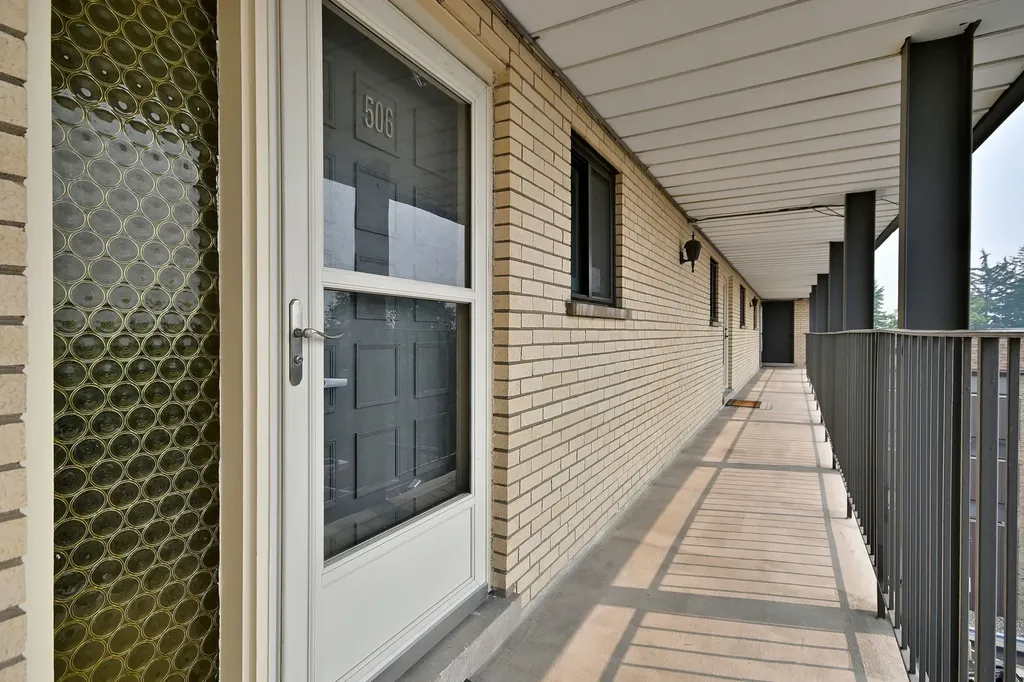 6221 North Niagara Avenue Chicago IL 60631