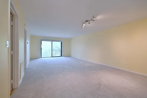6221 North Niagara Avenue Chicago IL 60631