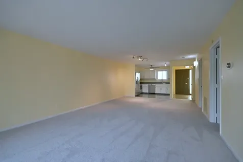 6221 North Niagara Avenue Chicago IL 60631