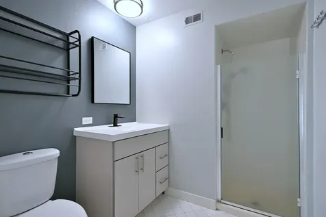 6221 North Niagara Avenue Chicago IL 60631