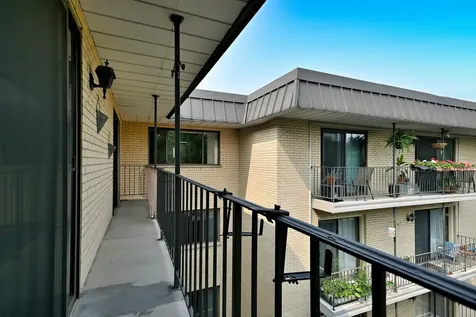 6221 North Niagara Avenue Chicago IL 60631
