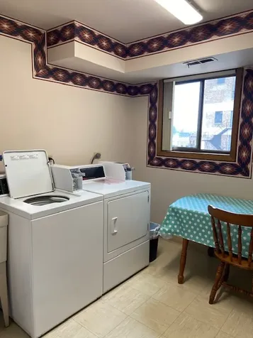 6221 North Niagara Avenue Chicago IL 60631