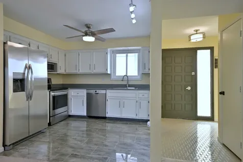 6221 North Niagara Avenue Chicago IL 60631